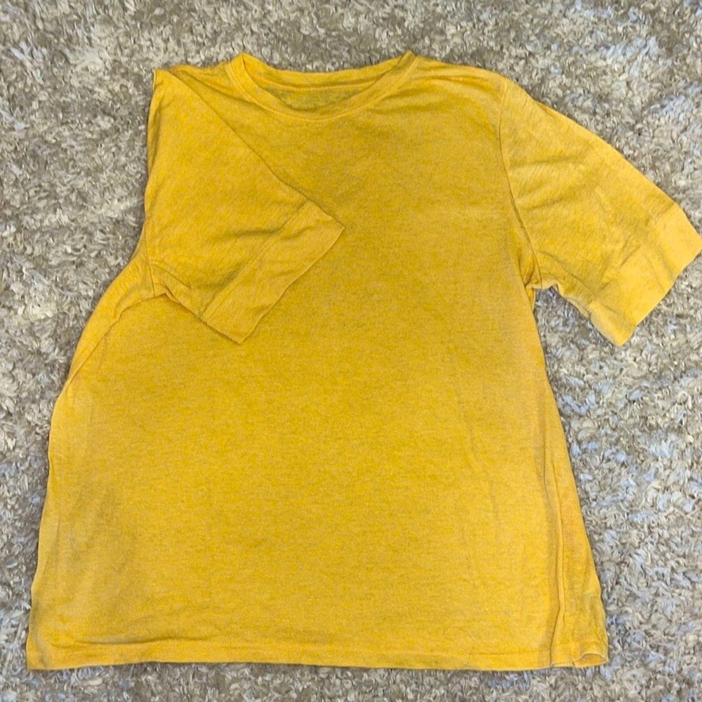 Bright yellow thin short sleeve t shirt